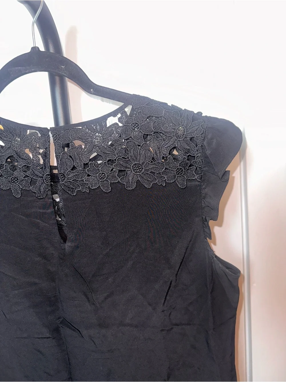 Kate Spade Size Large Black Lace Yoke Flutter Sleeve Women’s Top